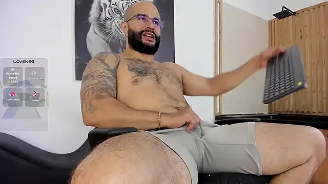  – webcam model profile photo Image 15