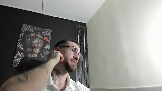  – webcam model profile photo Image 8