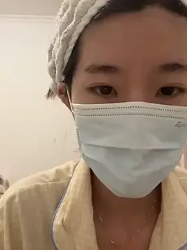 roouse – webcam model profile photo Image 6