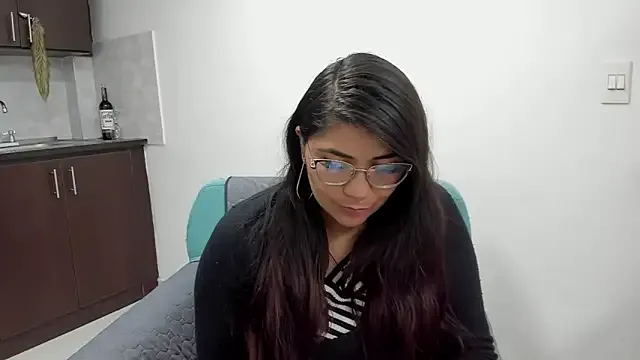  – webcam model profile photo Image 4
