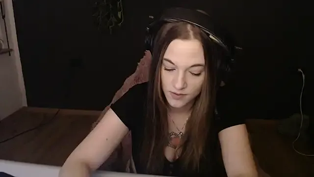 seraphine23 – webcam model profile photo Image 8