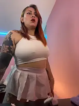 IORio2 – webcam model profile photo Image 4