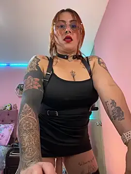 IORio2 – webcam model profile photo Image 5