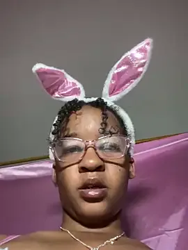 LunalustycumslutPornstar Image 3