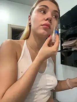 Megu_Melon – webcam model profile photo Image 2