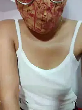  – webcam model profile photo Image 4