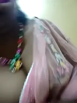 oypo – webcam model profile photo Image 12