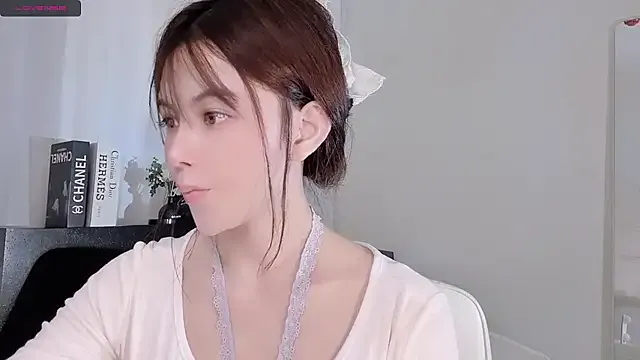 HedyVanwey – webcam model profile photo Image 19