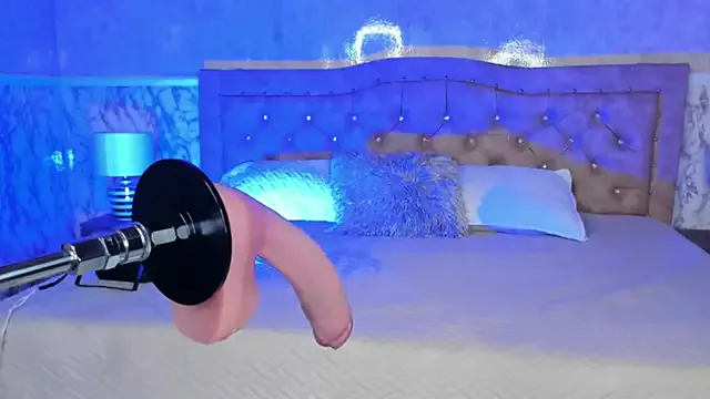 LT-333 – webcam model profile photo Image 2