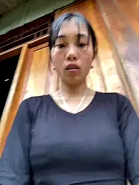 LylyOx9 – webcam model profile photo