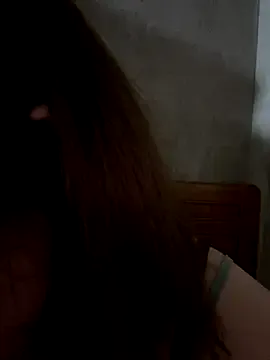 roouse – webcam model profile photo Image 5