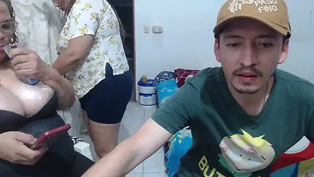 _Alicee_1 – webcam model profile photo Image 18