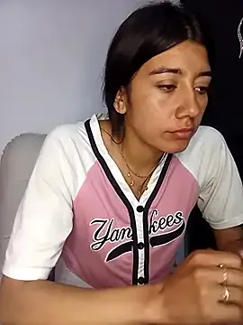 Nonchan_ – webcam model profile photo Image 18