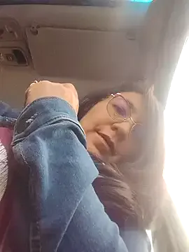 seraphine23 – webcam model profile photo Image 5