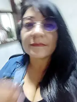 seraphine23 – webcam model profile photo Image 6