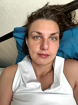  – webcam model profile photo Image 12