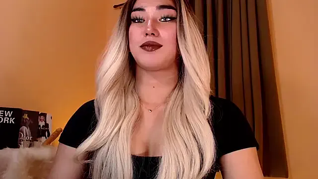  – webcam model profile photo Image 8