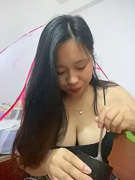 RooVaaN-Xx – webcam model profile photo Image 15