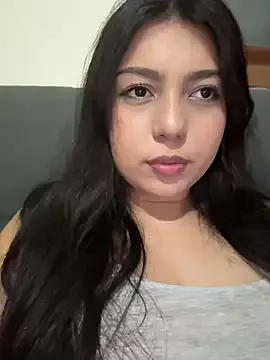  – webcam model profile photo Image 3