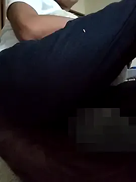 zui_lu – webcam model profile photo Image 13