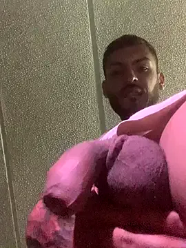  – webcam model profile photo Image 12