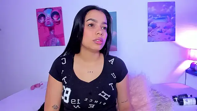 LilyWilder – webcam model profile photo Image 6