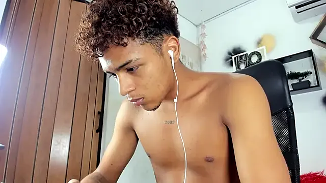 Nonchan_ – webcam model profile photo Image 11