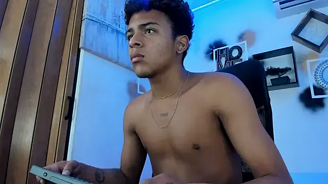 Nonchan_ – webcam model profile photo Image 6