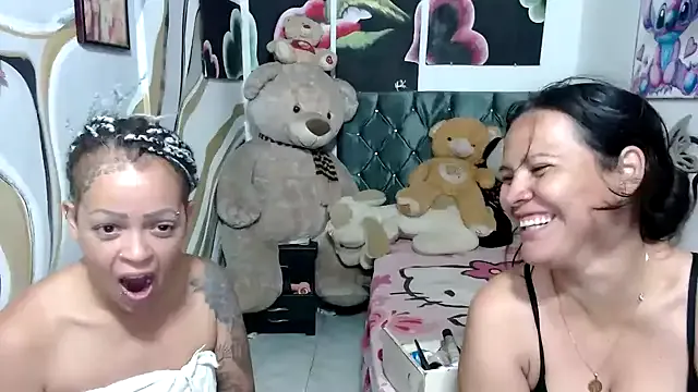 Yui-Ch – webcam model profile photo Image 14