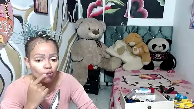 Yui-Ch – webcam model profile photo Image 15