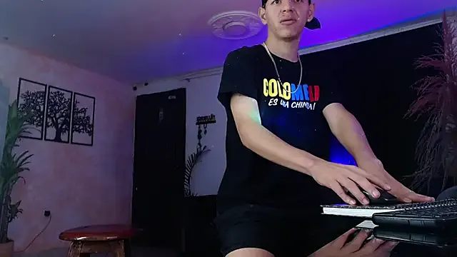 dirtypub – webcam model profile photo Image 7