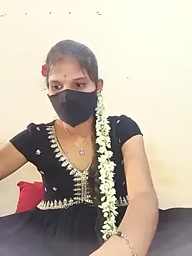roouse – webcam model profile photo Image 9