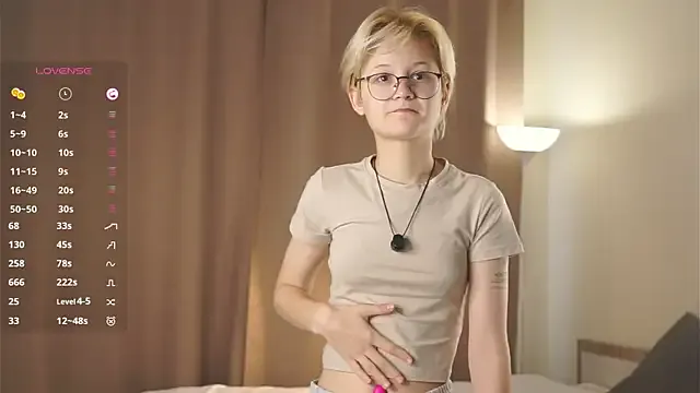 seraphine23 – webcam model profile photo Image 11