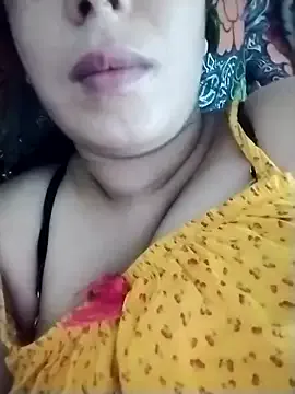 roouse – webcam model profile photo Image 3