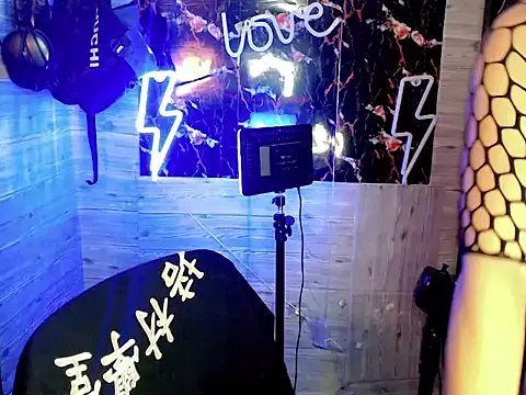 NinaVegas on FreeCamNet Image 2