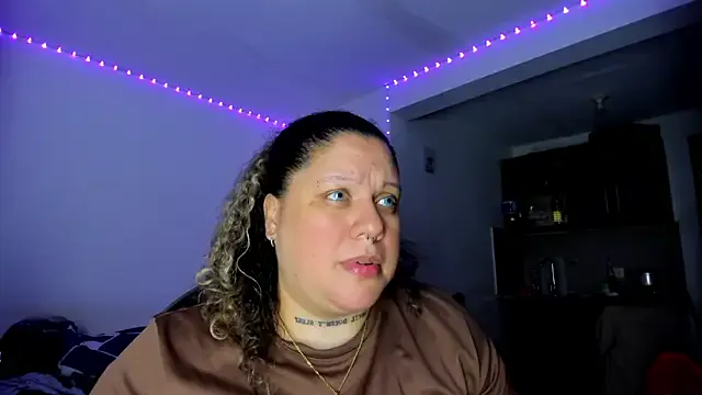  – webcam model profile photo Image 10