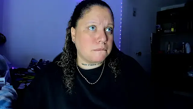  – webcam model profile photo Image 12