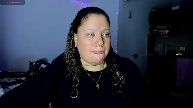  – webcam model profile photo Image 3