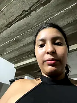 SheIsSomething – webcam model profile photo Image 11