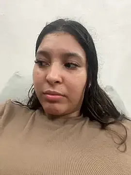 SheIsSomething – webcam model profile photo Image 19