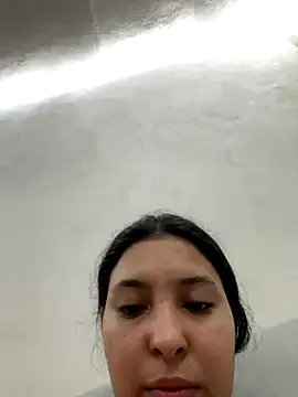 SheIsSomething – webcam model profile photo Image 9