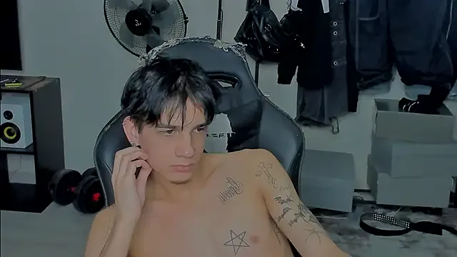  – webcam model profile photo Image 17