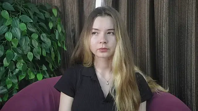 Nonchan_ – webcam model profile photo Image 2