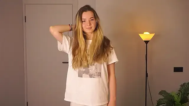 Nonchan_ – webcam model profile photo Image 3