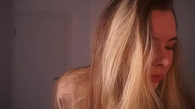 Nonchan_ – webcam model profile photo Image 5