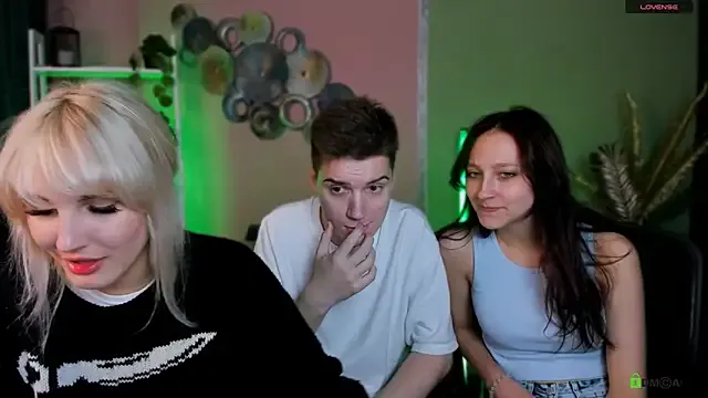 Mia--meow – webcam model profile photo Image 13