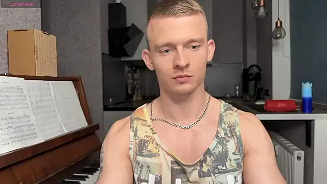 Ex_Mairu01 – webcam model profile photo Image 2