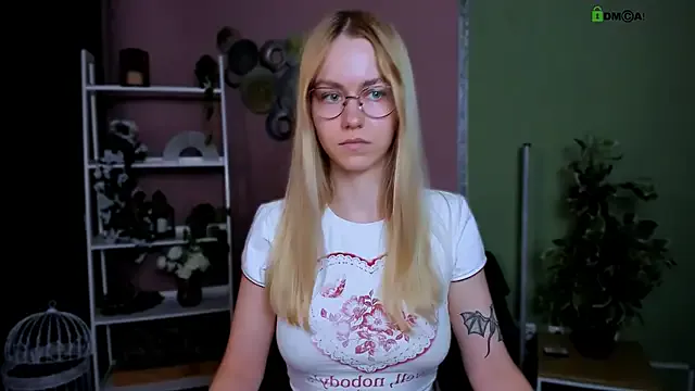  – webcam model profile photo Image 11