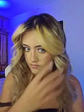 Maneki-nekoo – webcam model profile photo Image 4