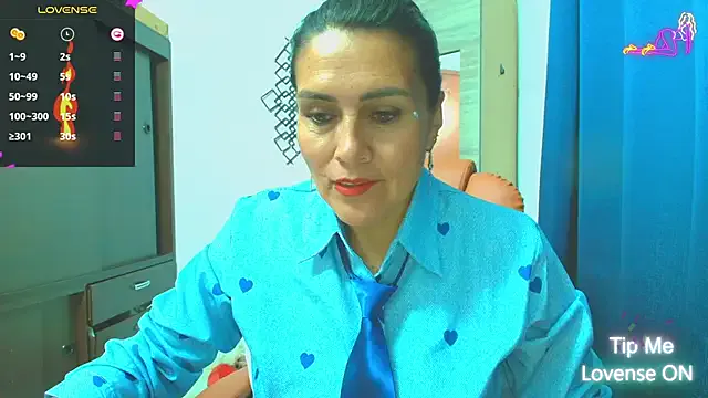 roouse – webcam model profile photo Image 9